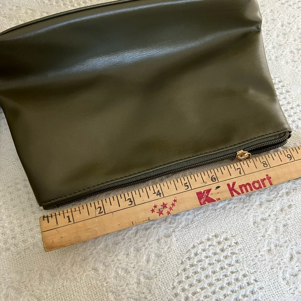 Stylish vegan woven shoulder bag -olive green REDUCED! - Picture 6 of 12